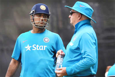 World Cup 2015: Long break good for bowlers, says Dhoni
