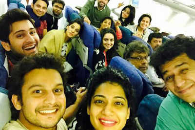 Marathi stars emulate Ellen's famed Oscar selfie