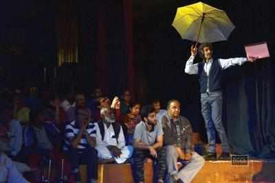 Makrand Deshpande performs 'Sir Sir Sarla' on Bharat Bhavan's 33rd anniversary in Bhopal