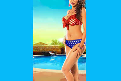 Smita sizzles in Wonder Woman bikini