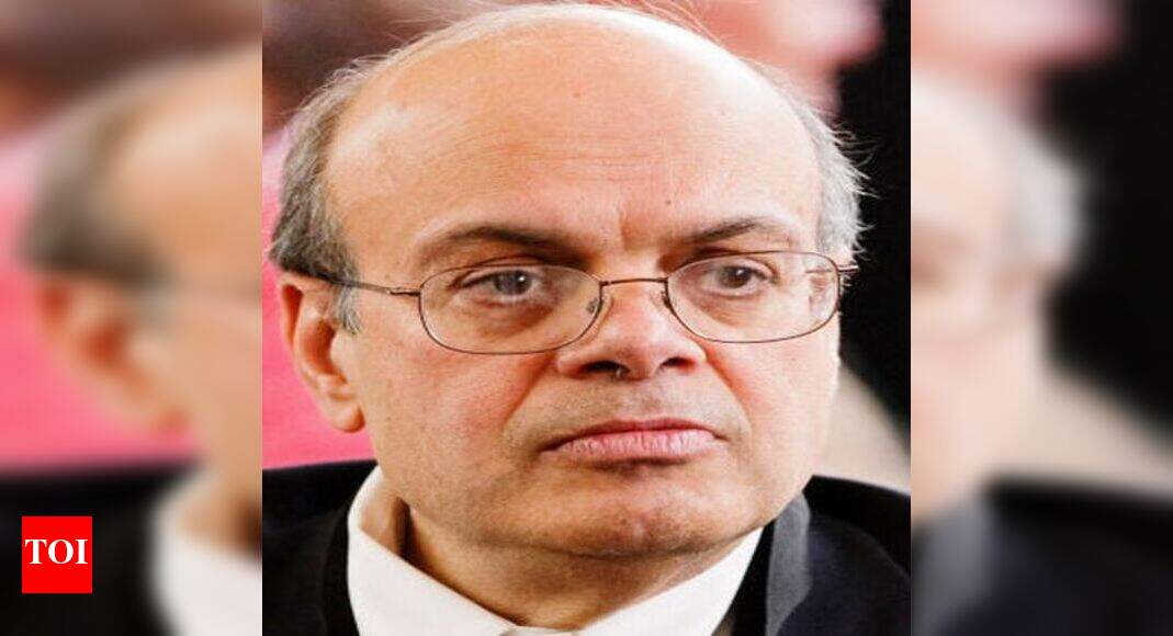 India-born Ajit Jain in race for Warren Buffett successor - Times of India