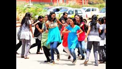 St. Thomas students made the crowd dance along at this flash mob held in Trivandrum