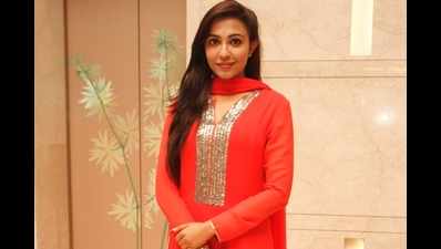 Parvathy Nair upped the glam quotient at Chennai Food Guide's 10th Anniversary Celebration at Westin in Chenna