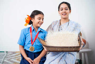 Indian women play multiple roles, but ignore health - Times of India