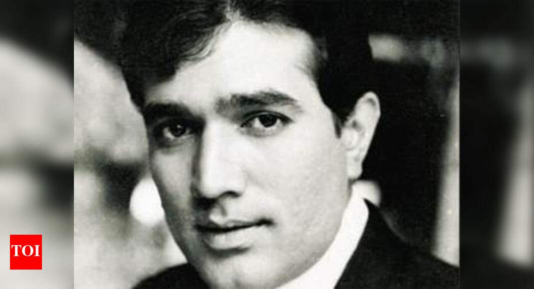 Raises a toast to Bollywoodâ s original â SRK: Superstar Rajesh Khannaâ ...