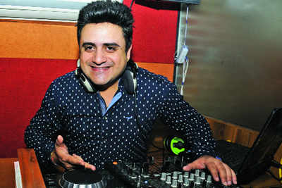 DJ Vaibhav Dhir performs at the Bollywood night at Pegs N Pints in Delhi