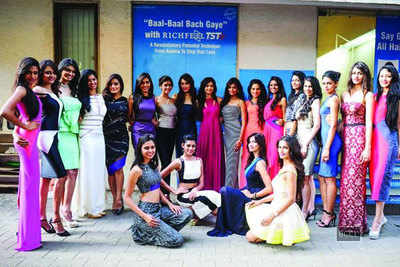 fbb Femina Miss India 2015 finalists visit Richfeel in Mumbai