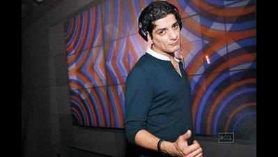 Delhi grooves to DJ Aqeel's tunes at the Untamable Nights at Manhattan