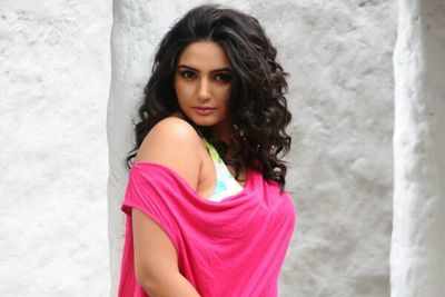 Ragini Dwivedi talks about controversies