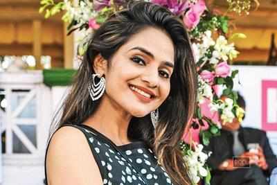 Madhoo to debut on TV