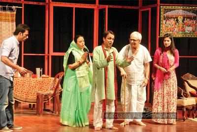 Ila Arun, Aditi Sharma perform 'Namaste' in Lucknow