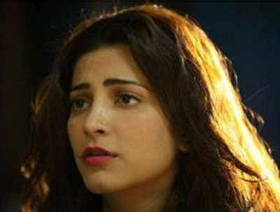 Shruti Haasan in legal trouble over unethical behaviour