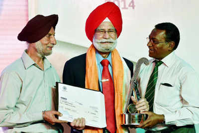 Nonagenarian Balbir lights up Hockey India annual awards