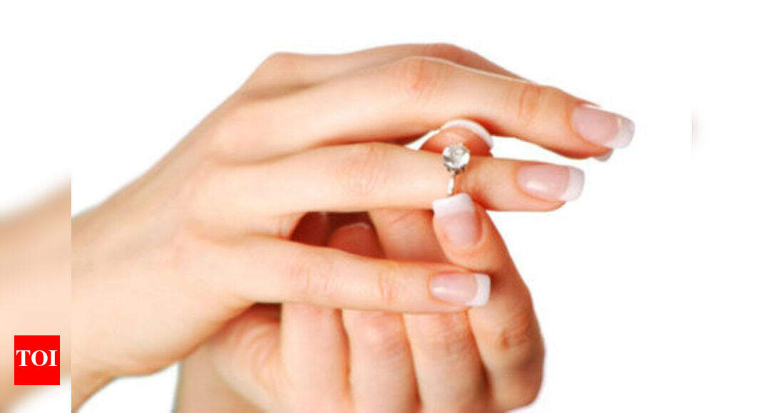 rings that sit at the top of your finger