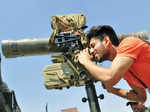 Noida students enjoy Army stunts