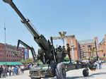 Noida students enjoy Army stunts