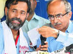 Yadav, Bhushan sacked as AAP spokespersons