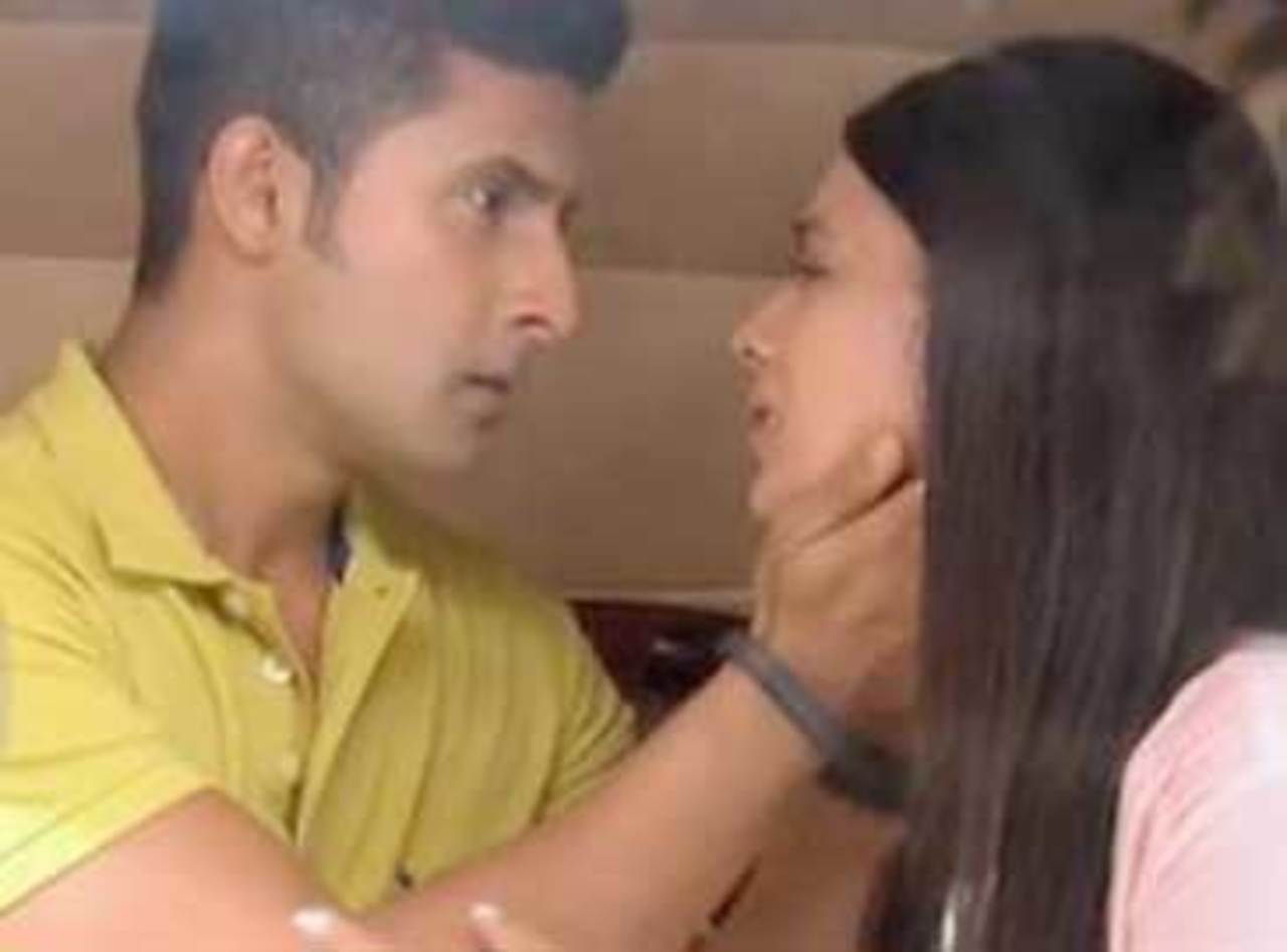 Jamai Raja: Roshni tries to win Sid's love again | TV - Times of India  Videos