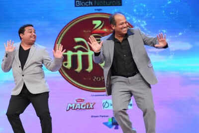 Ravi and Sanjay shook a leg | Marathi Movie News - Times of India