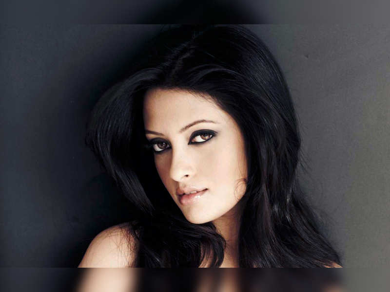 Riya Sen Movies Riya Sen S Apartment Gutted In Fire Malayalam Movie News Times Of India