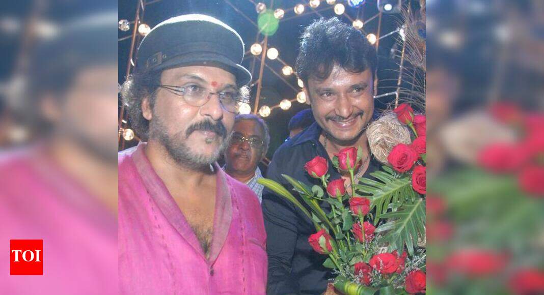Darshan, Ravichandaran together on stage - Times of India