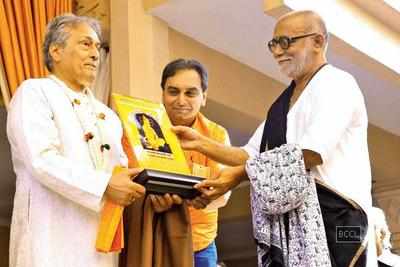 Veterans awarded for their contributions at Hanuman Jayanti near Bhavnagar in Gujarat