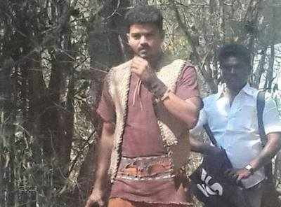 Vijay and Puli team irked with leaked photo