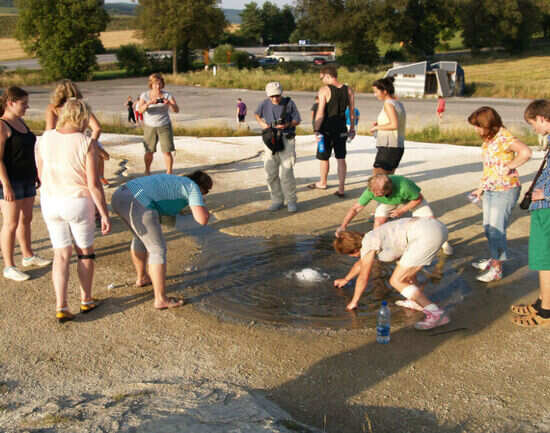 Herl&rsquo;any&rsquo;s Geyser