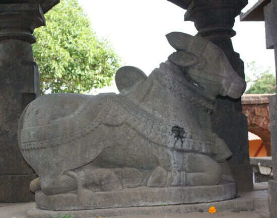 Explore Mahabaleshwar Temple and its alleys