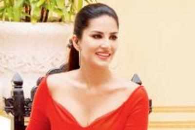 400px x 267px - I don't mind making fool of myself on screen: Sunny Leone | Hindi Movie  News - Times of India
