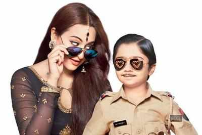 Sonakshi Sinha's cute act with junior Chulbul Pandey