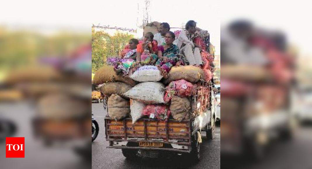 Crackdown on overloaded autos in Mohali - Times of India