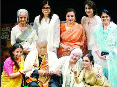 Co-stars doff hat to Shashi Kapoor