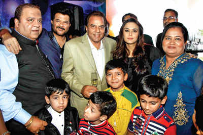 Dharmendra, Anil Kapoor and Preity Zinta attend producer Kishor Dingra's son's b'day bash