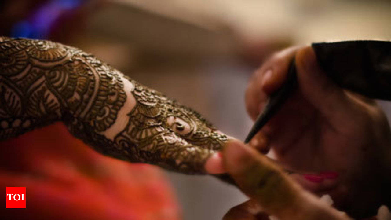 8 Adorable Bridal Mehndi Trends to Check out Right NOW! | WeddingBazaar