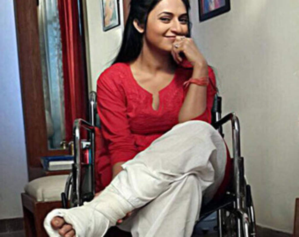 
Divyanka excited to dance on wheel chair in Star Parivaar Awards 2015
