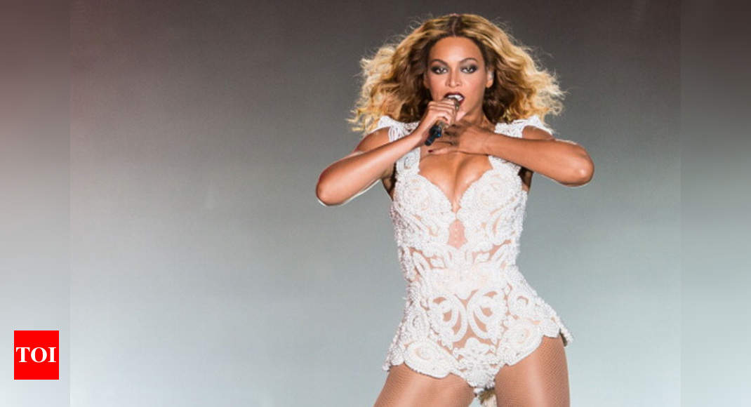 Beyonce Slammed For Pouring Usd 20000 Champagne Into Hot Tub English Movie News Times Of India 