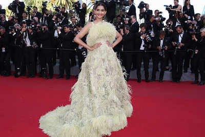 Fans find Sonam Kapoor's feathery gown at Cannes humorous