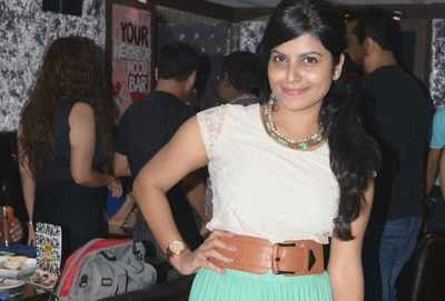 Akshata looked pretty in a sleeveless top partying at Small World pub in Chennai