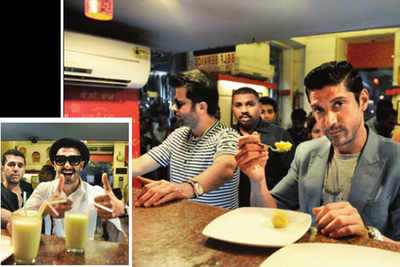 Anil Kapoor, Farhan Akhtar, Ranveer Singh and Ritesh Sidwani enjoy sweets in Kolkata