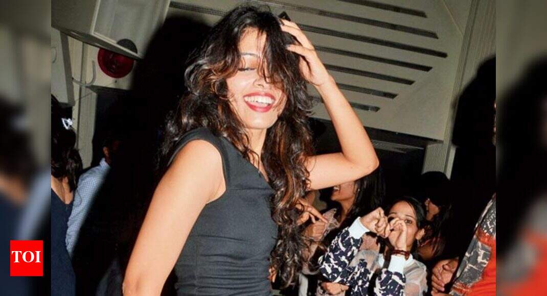 Noida’s Grand Royal Night Club in Noida hosts their Super Saturday