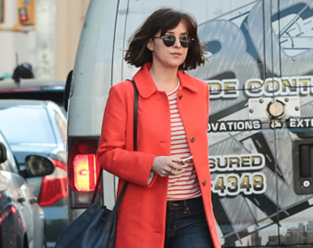 
Spotted: Dakota Johnson filming 'How To Be Single'
