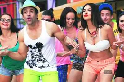 Censors allegedly refuse certification to 'Mastizaade'