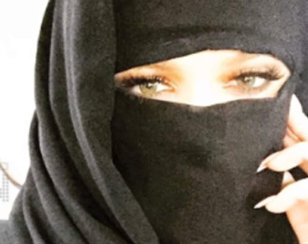 
Khloe Kardashian angers fans by wearing hijab
