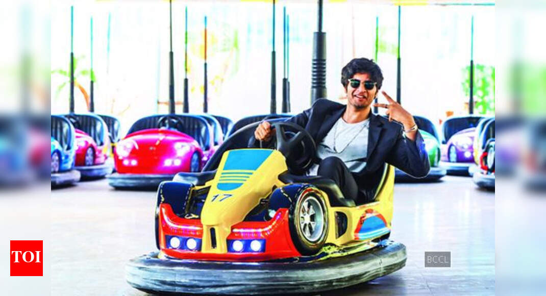 Ali Fazal launches a new car attraction at amusement park | Hindi Movie ...