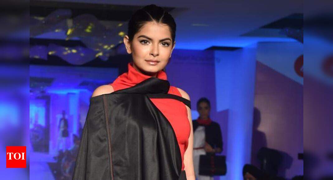 Mehndi’s red-and-black figure-hugging outfit turned heads at the ...