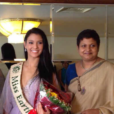 Miss Earth 2014 Jamie Herrell visits Sri Lanka