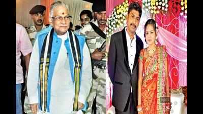 Murli Manohar Joshi and Sriprakash Jaiswal attend Sunny Jain's wedding reception in Kanpur