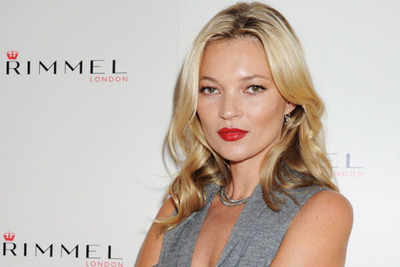 Supermodel Kate Moss reportedly escorted after being allegedly disruptive