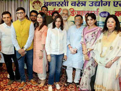 Fashion designers of the country hold a tripartite meeting in Varanasi